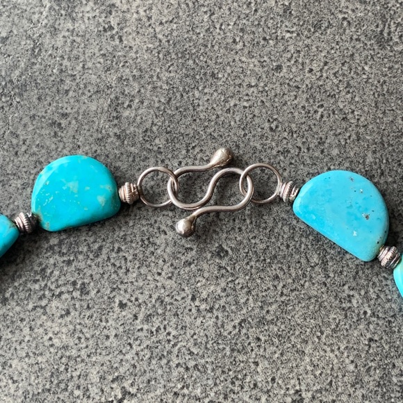 Half Moon Kingman Turquoise Beaded Necklace - Picture 4 of 5